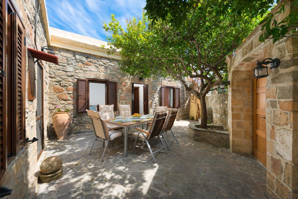 Villa Claudia in Lardos Esterno foto
