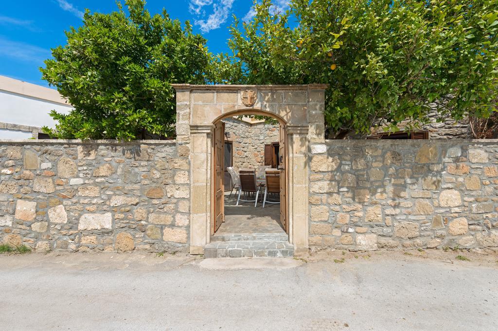 Villa Claudia in Lardos Esterno foto
